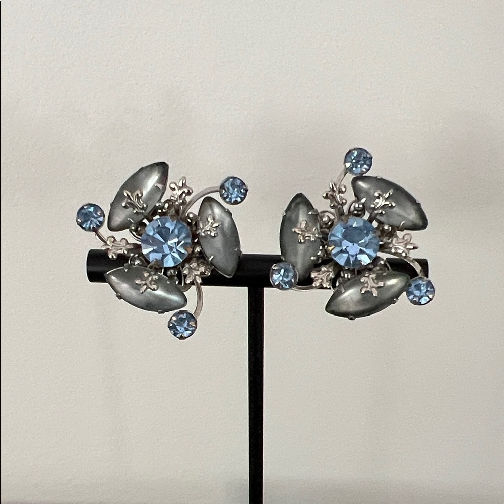 Stunning 50’s Vintage Silver-Tone Blue Crystal Floral Clip-On Earrings